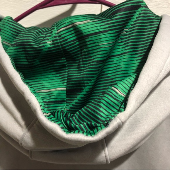 Under Armour Hoodie - Picture 5 of 5